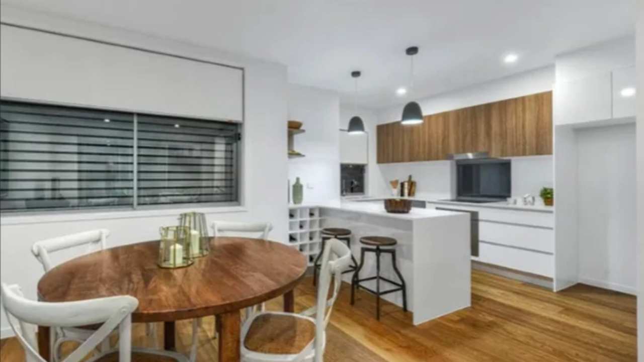 Room in a share house