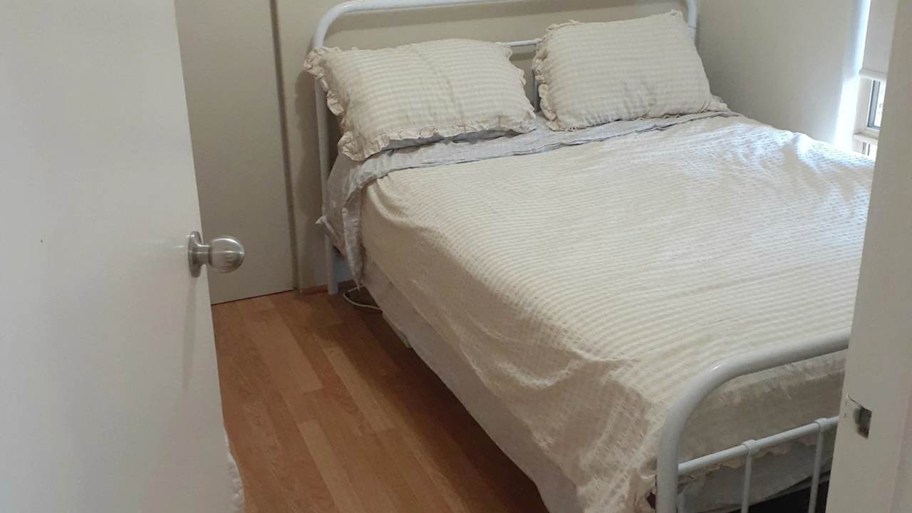 Room in a share house