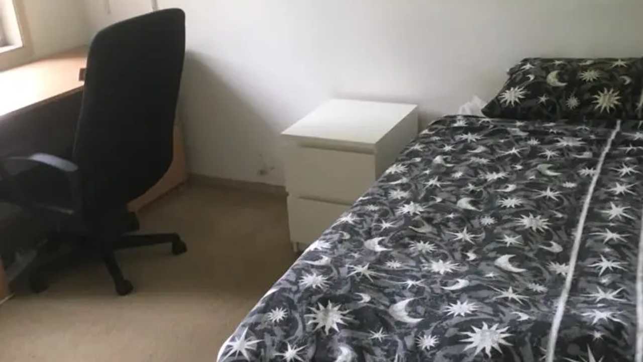 Room in a share house