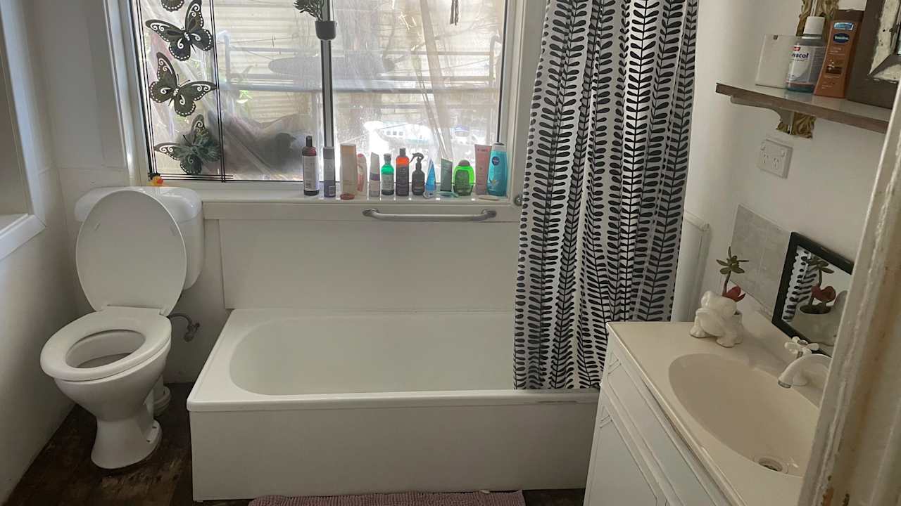 Room in a share house