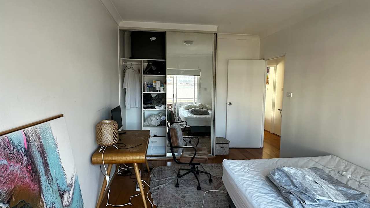 Unfurnished room in a flatshare