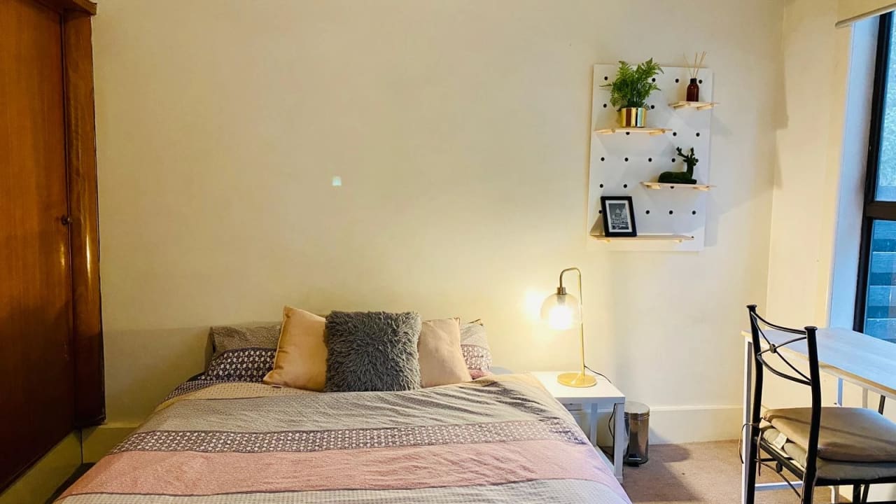 Furnished room in a share house