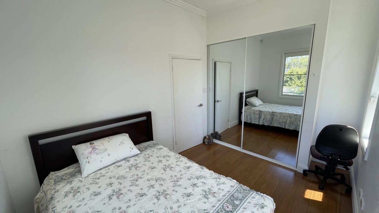 Room in a share house