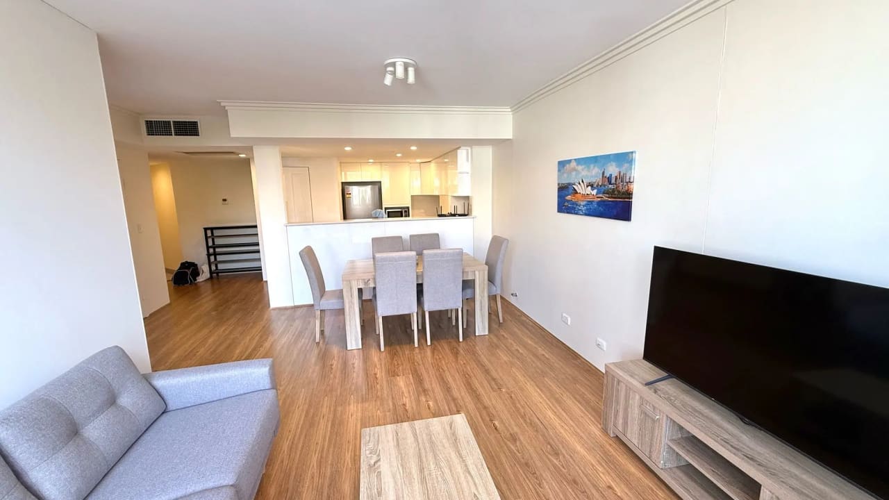 Furnished room in a flatshare