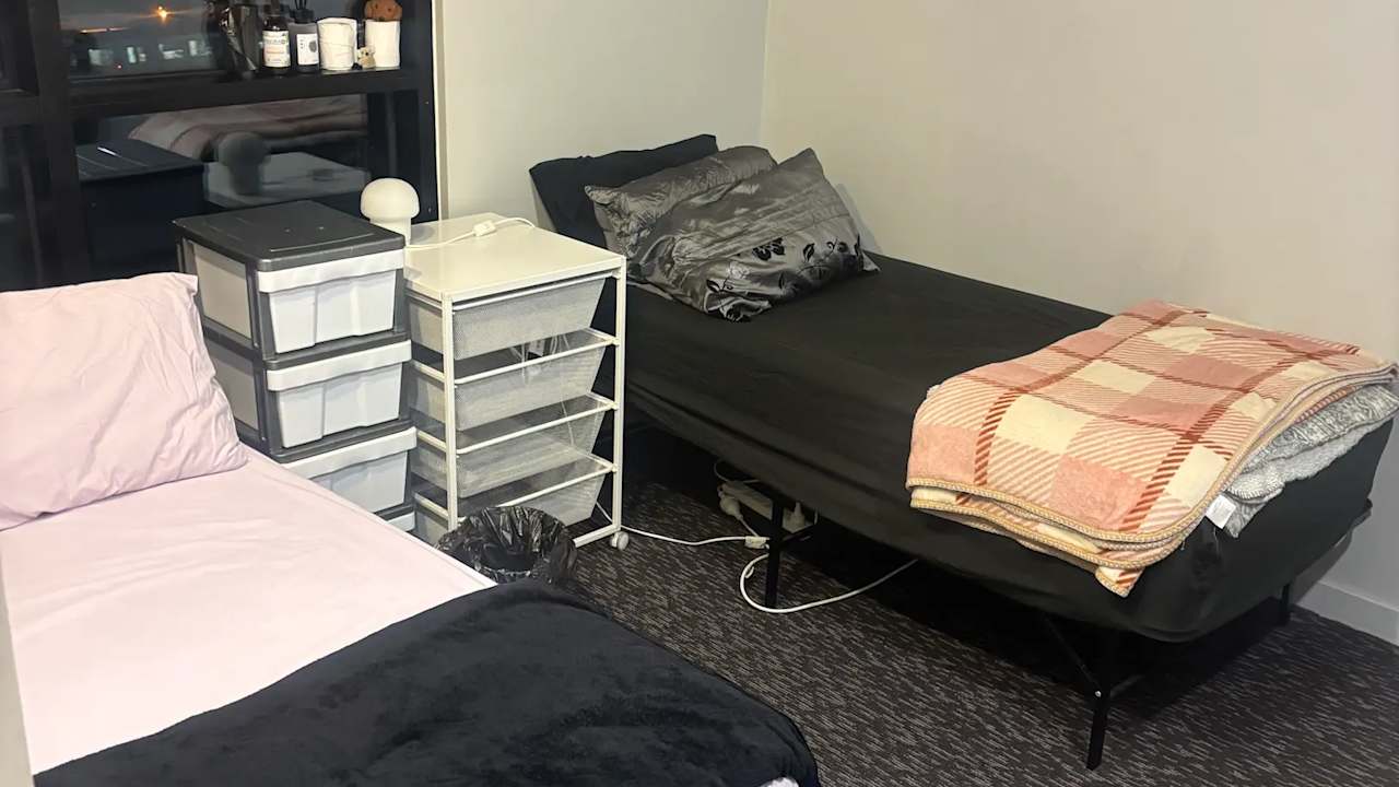 Furnished room in a flatshare
