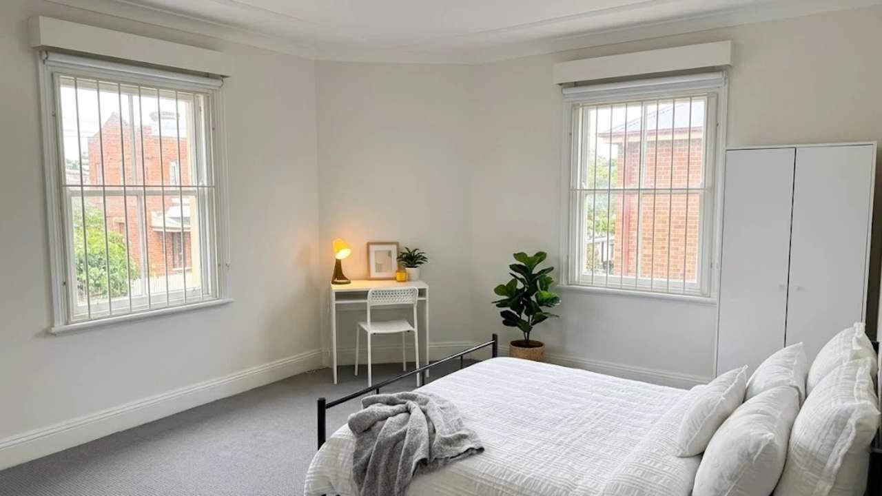 Furnished room in a flatshare