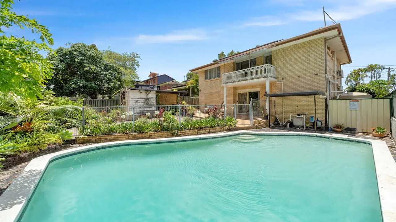 Room in a share house