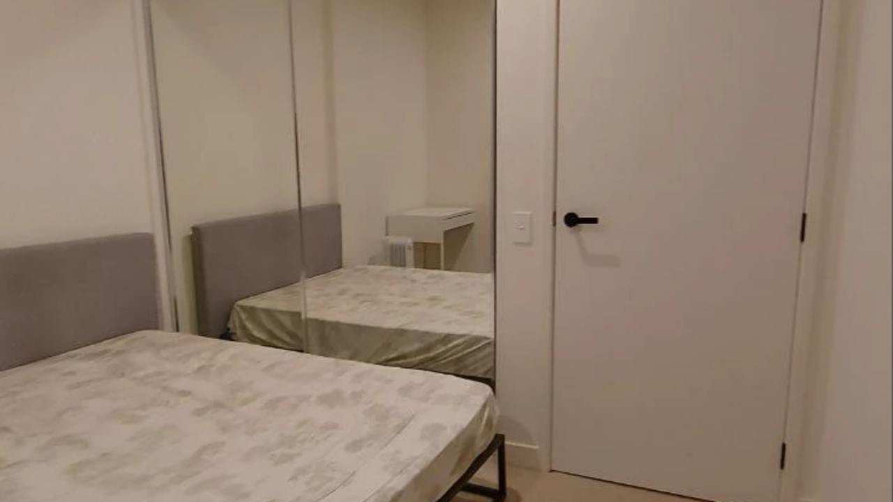 Furnished room with ensuite in a flatshare