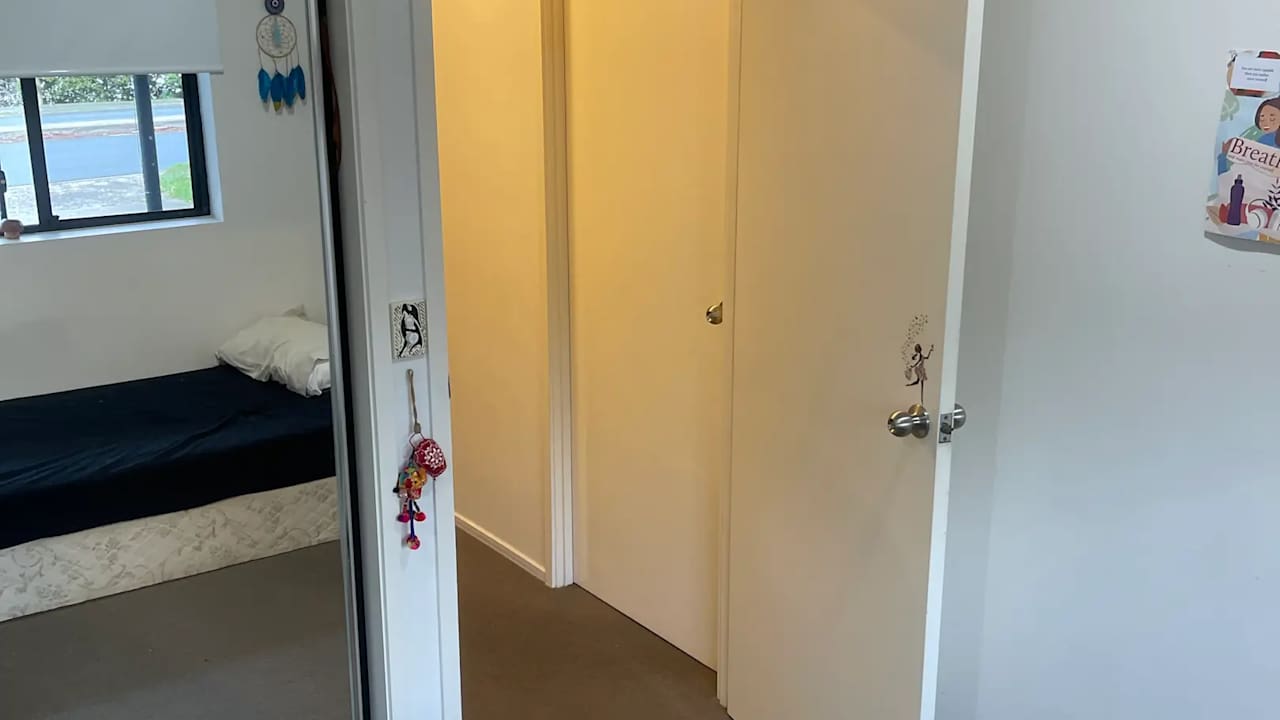 Room in a share house