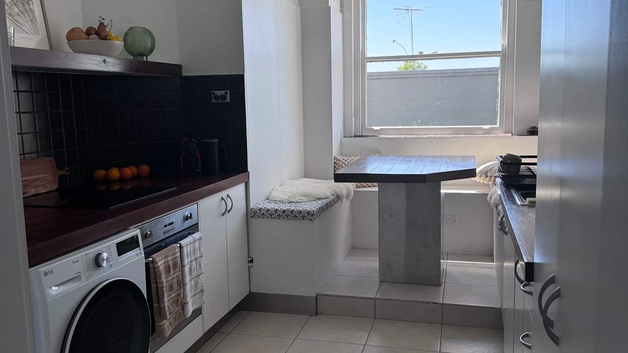 Furnished room in a flatshare