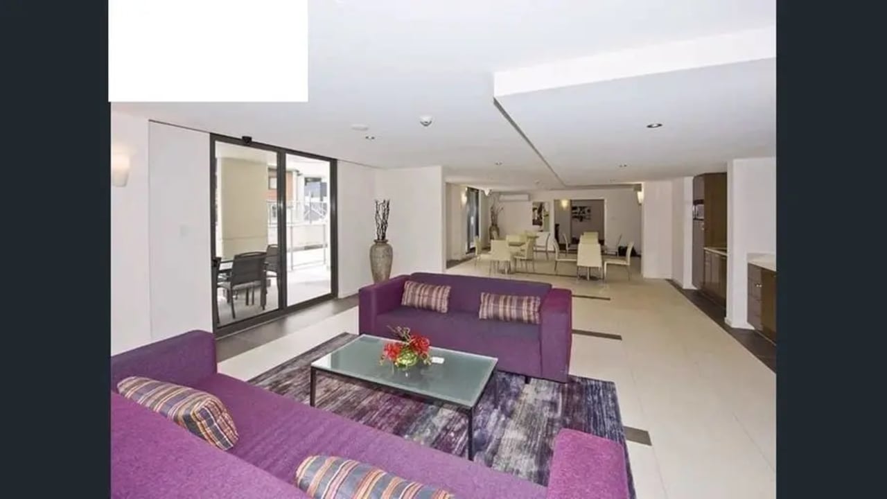 Furnished room with ensuite in a flatshare