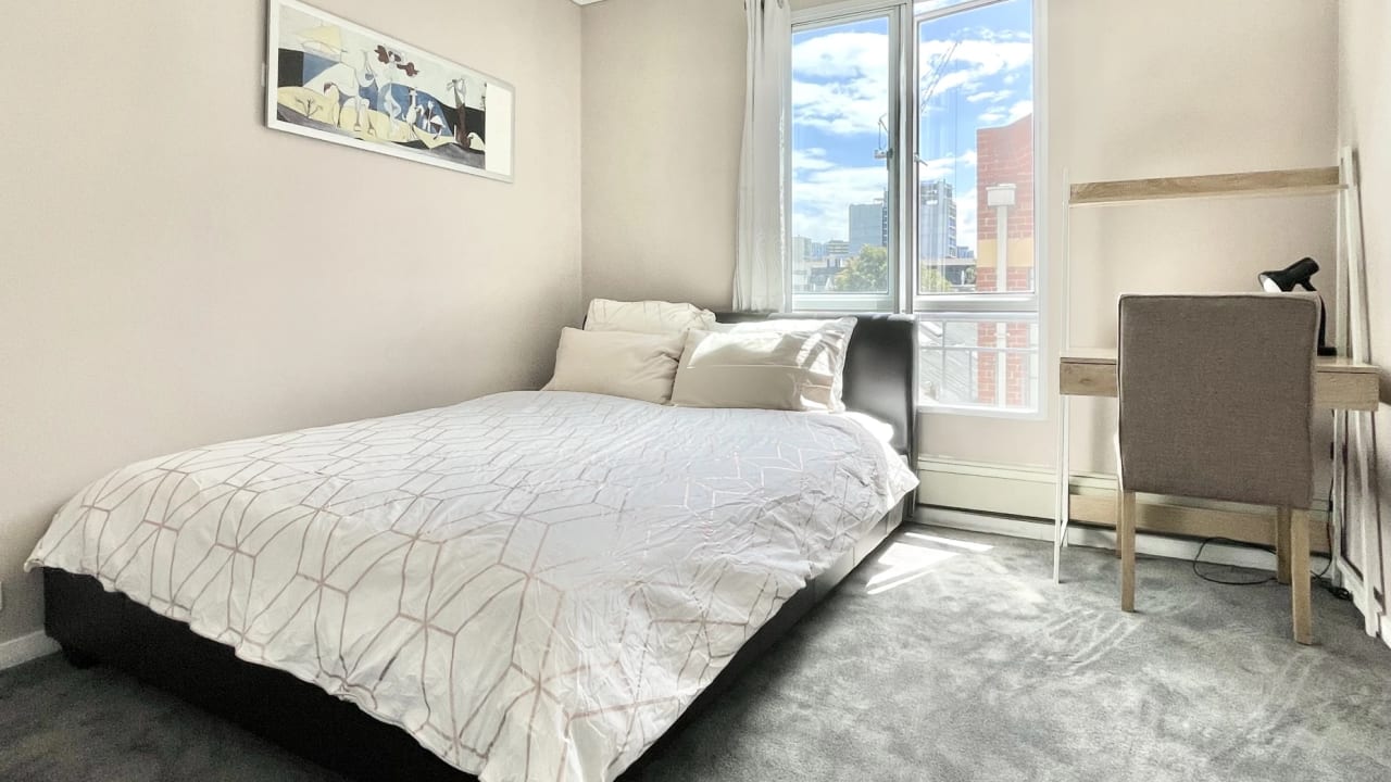 Furnished room in a flatshare