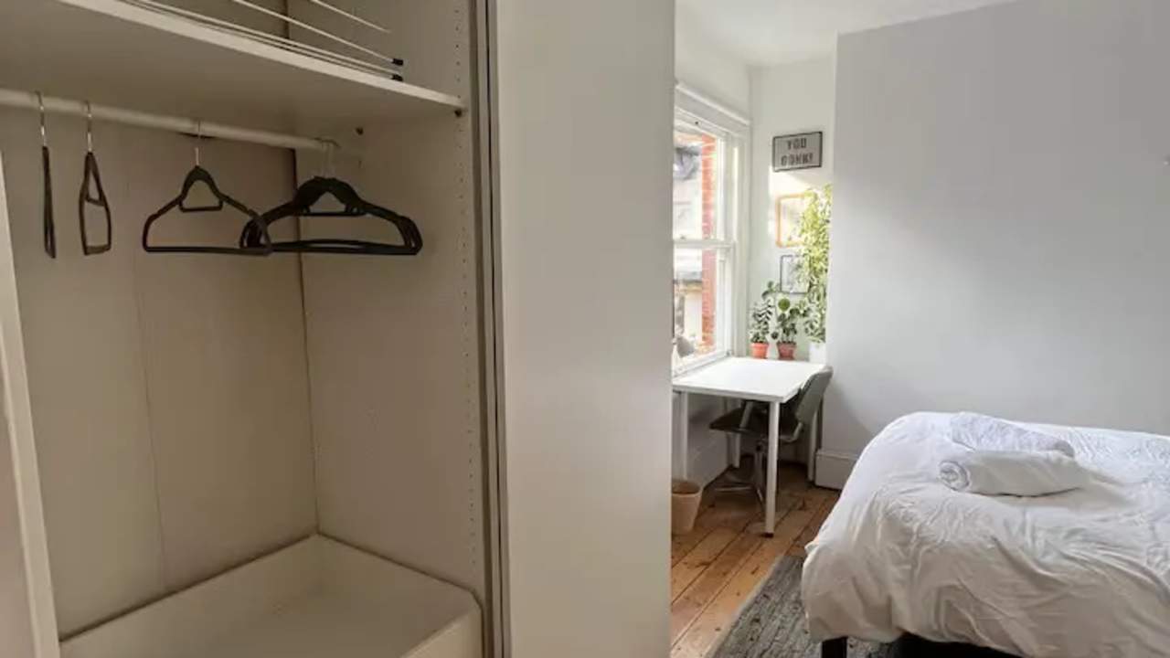 Furnished room in a flatshare