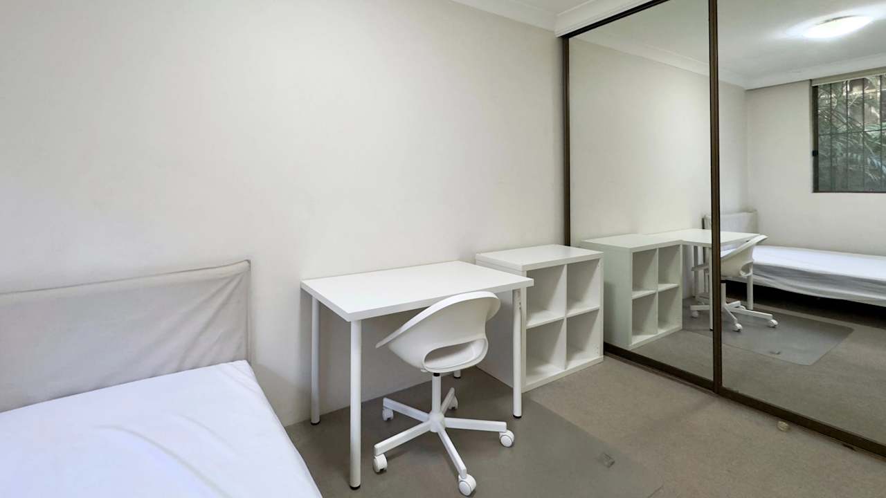 Furnished room in a flatshare
