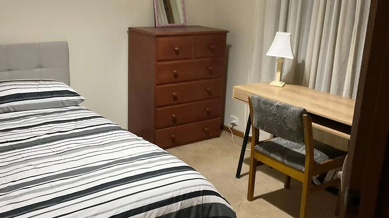 Furnished room in a flatshare
