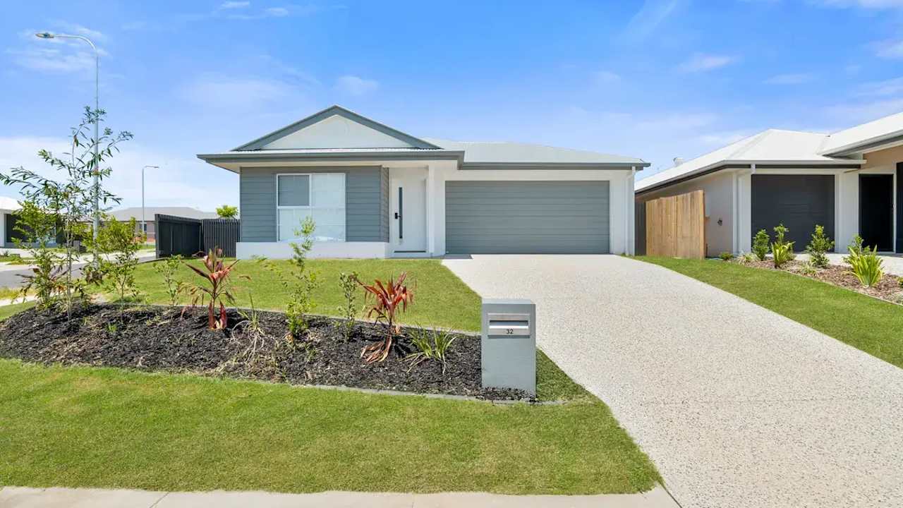 Furnished room with ensuite in a share house