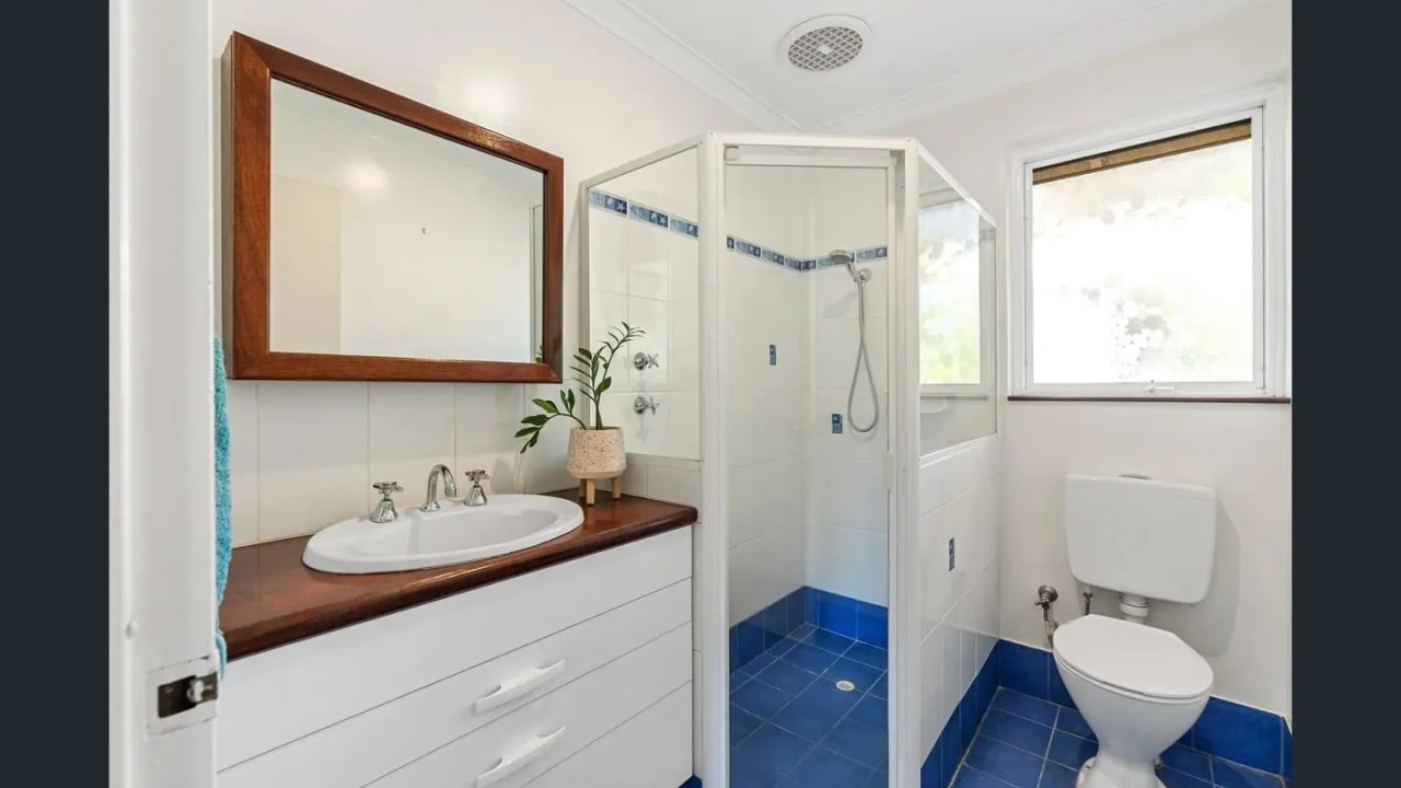 Room in a share house