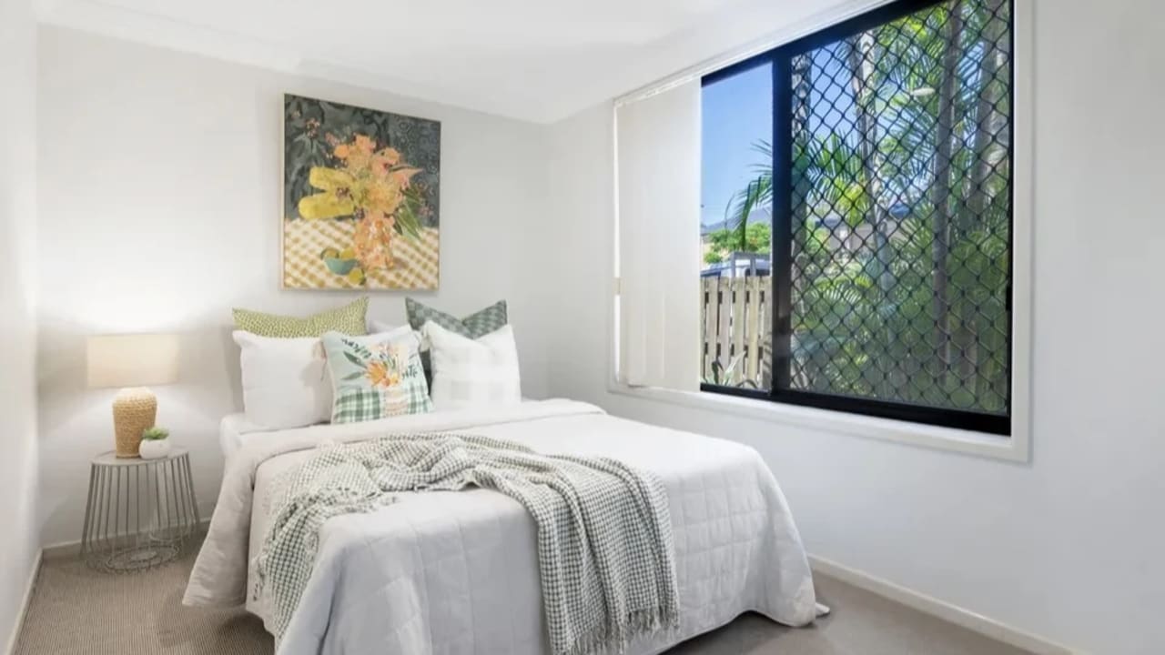 Furnished room in a share house