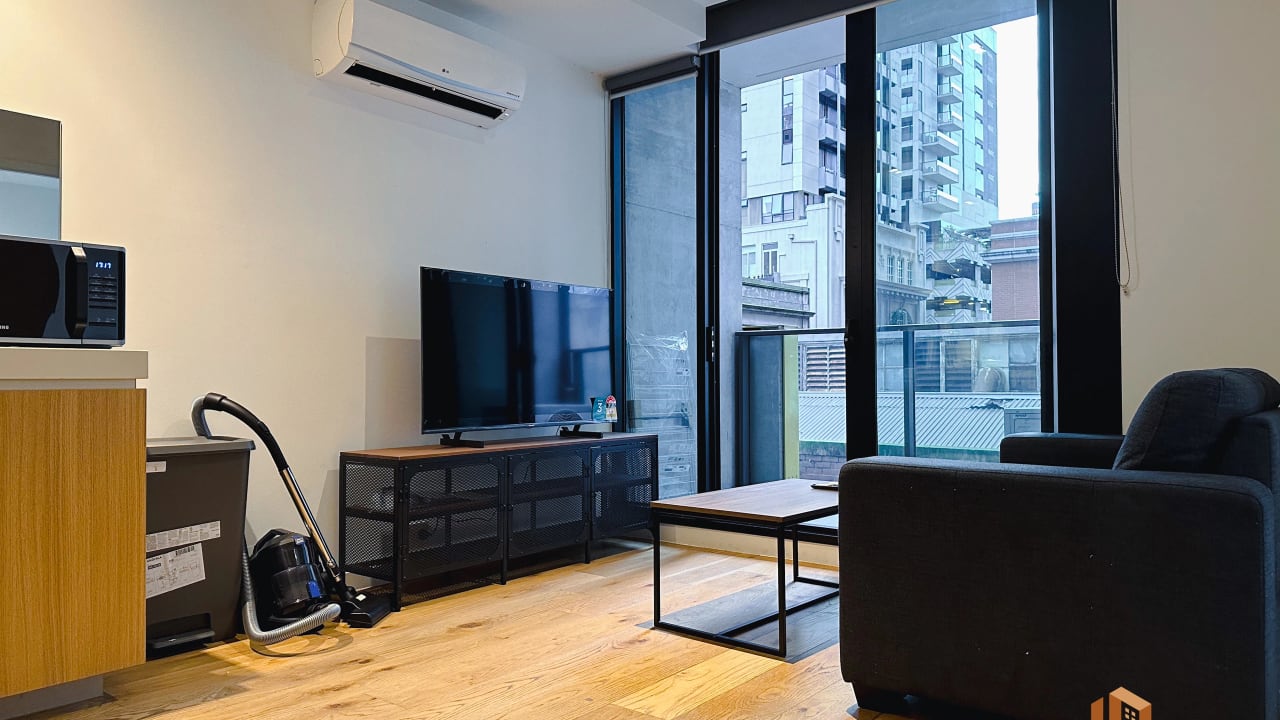 Furnished room in a flatshare
