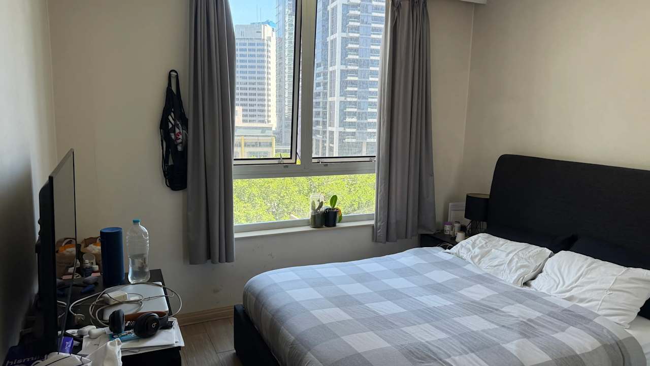 Furnished room in a flatshare