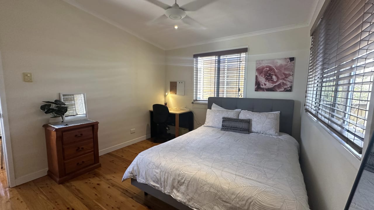 Furnished room in a share house