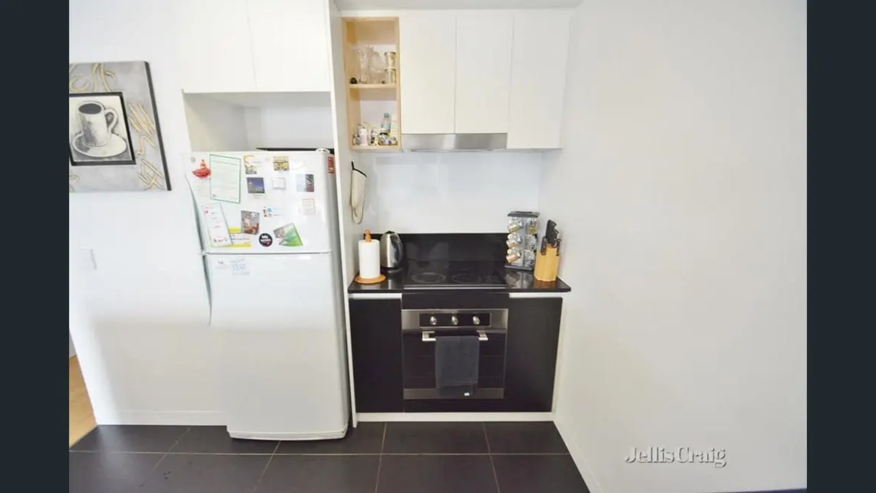 Furnished room in a flatshare