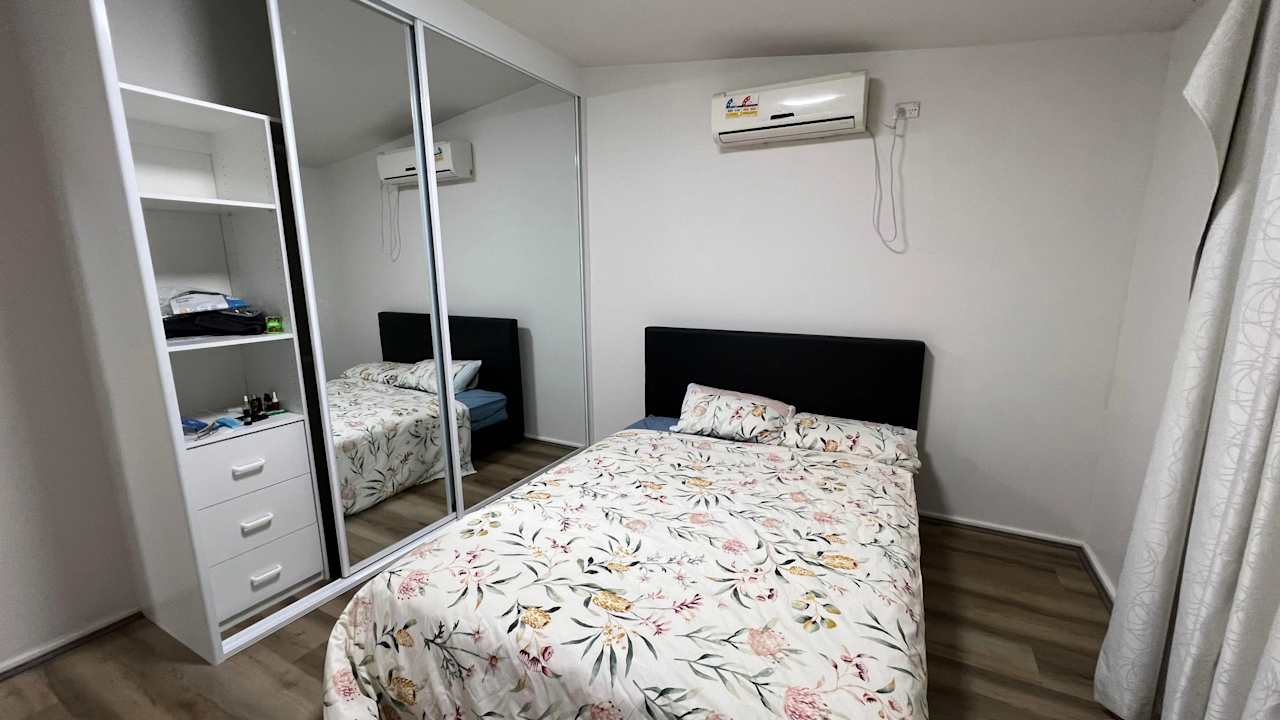Furnished room in a share house