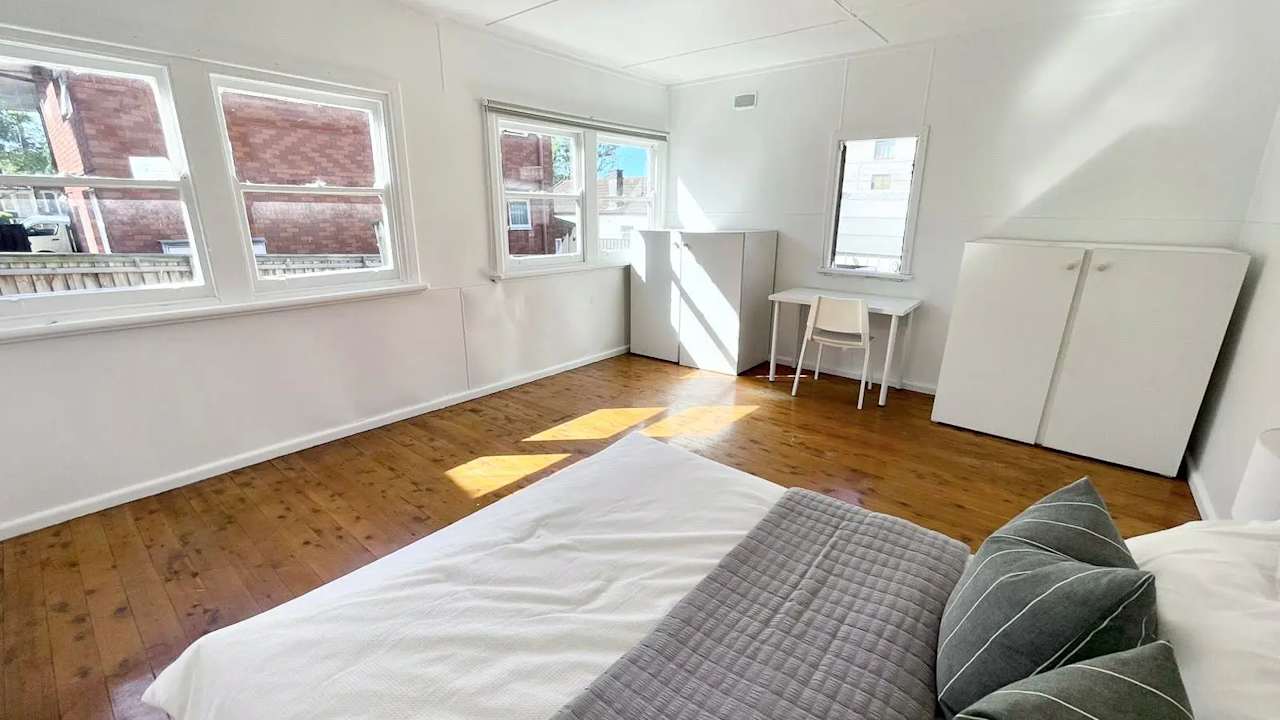 Room in a share house