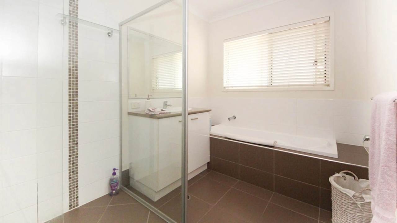 Unfurnished room with own bathroom