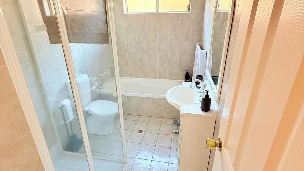 Furnished room with own bathroom