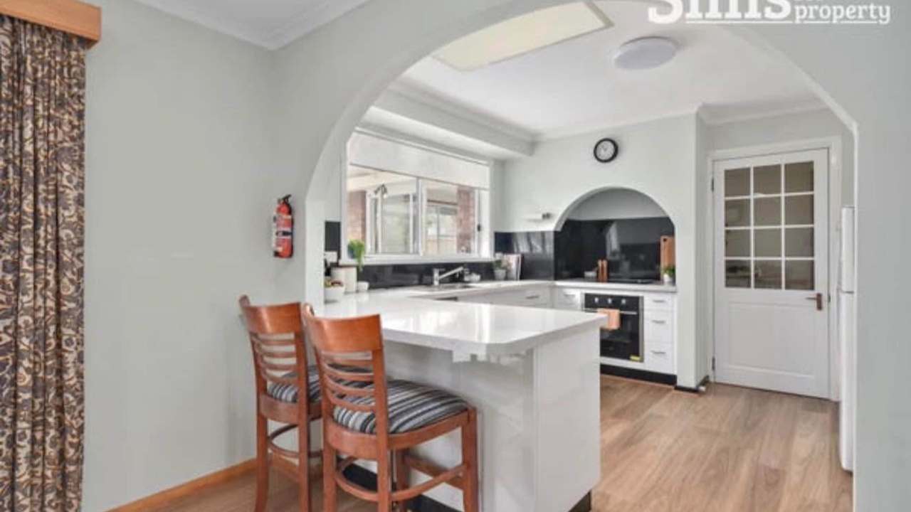 Furnished room with ensuite in a share house