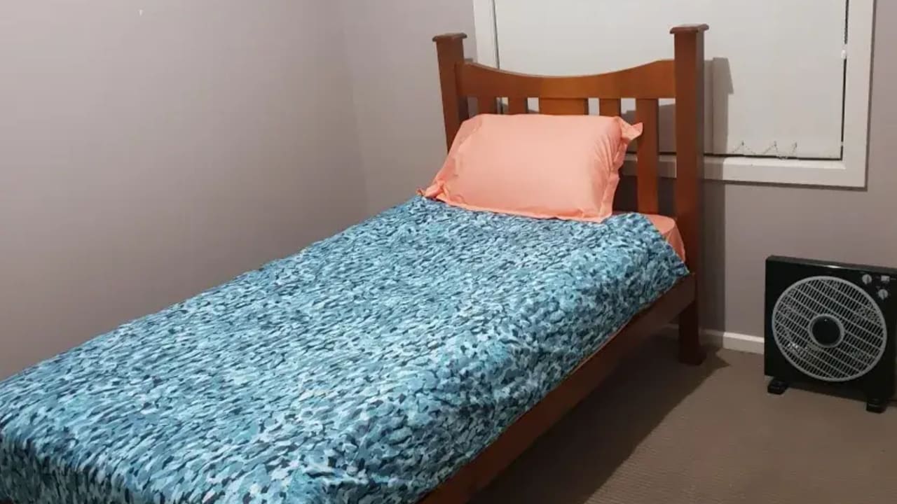 Furnished room in a share house