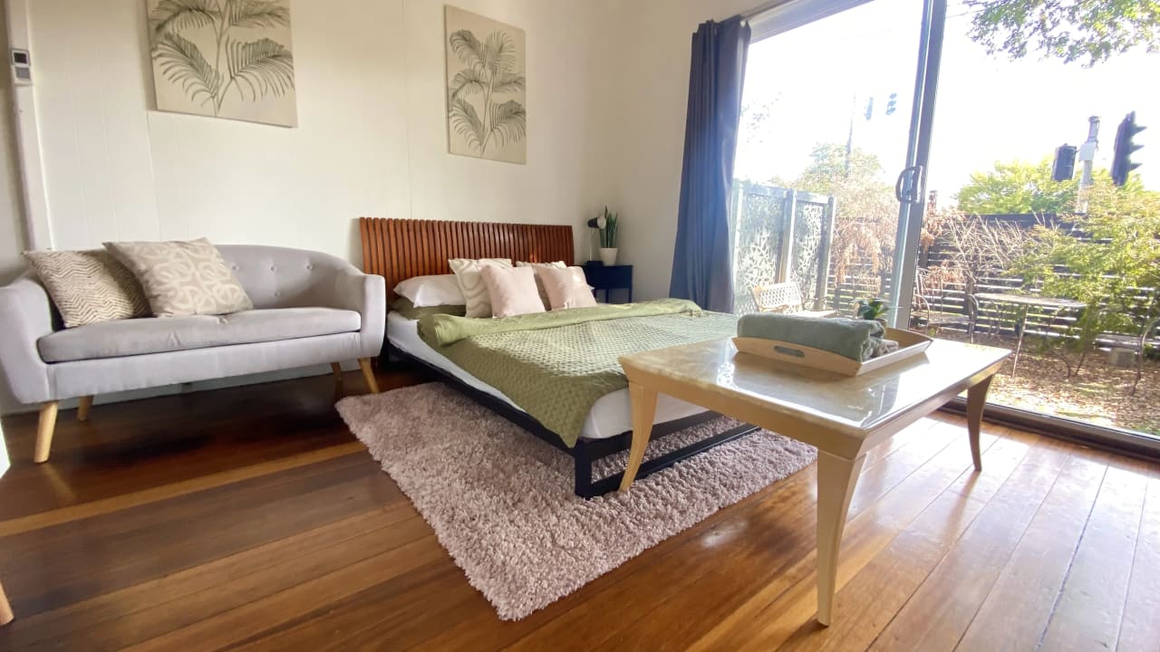 Furnished room studio flat for rent