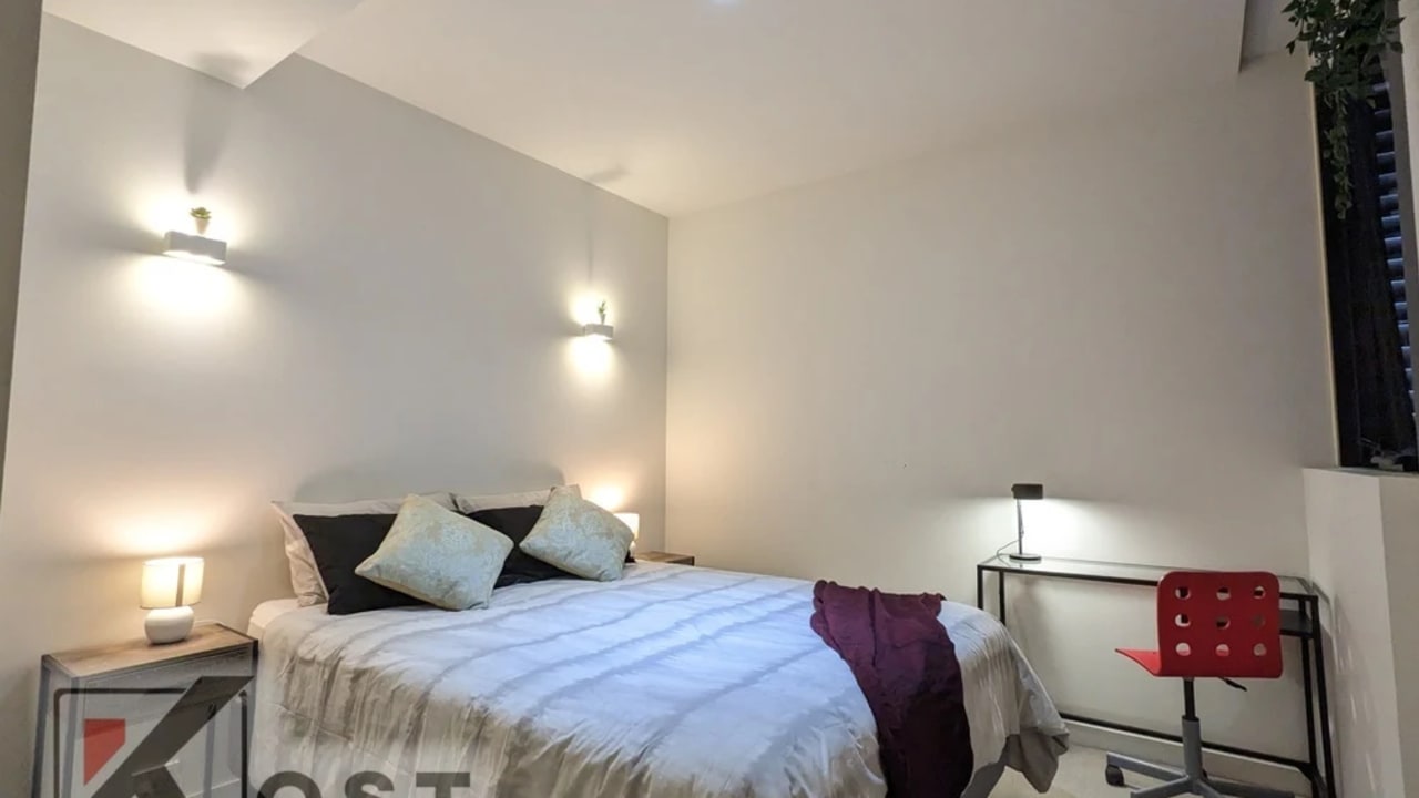 Furnished room in a flatshare