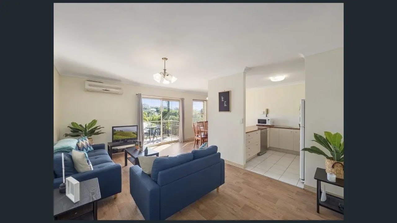 Furnished room in a flatshare