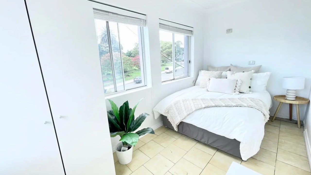 Room in a share house