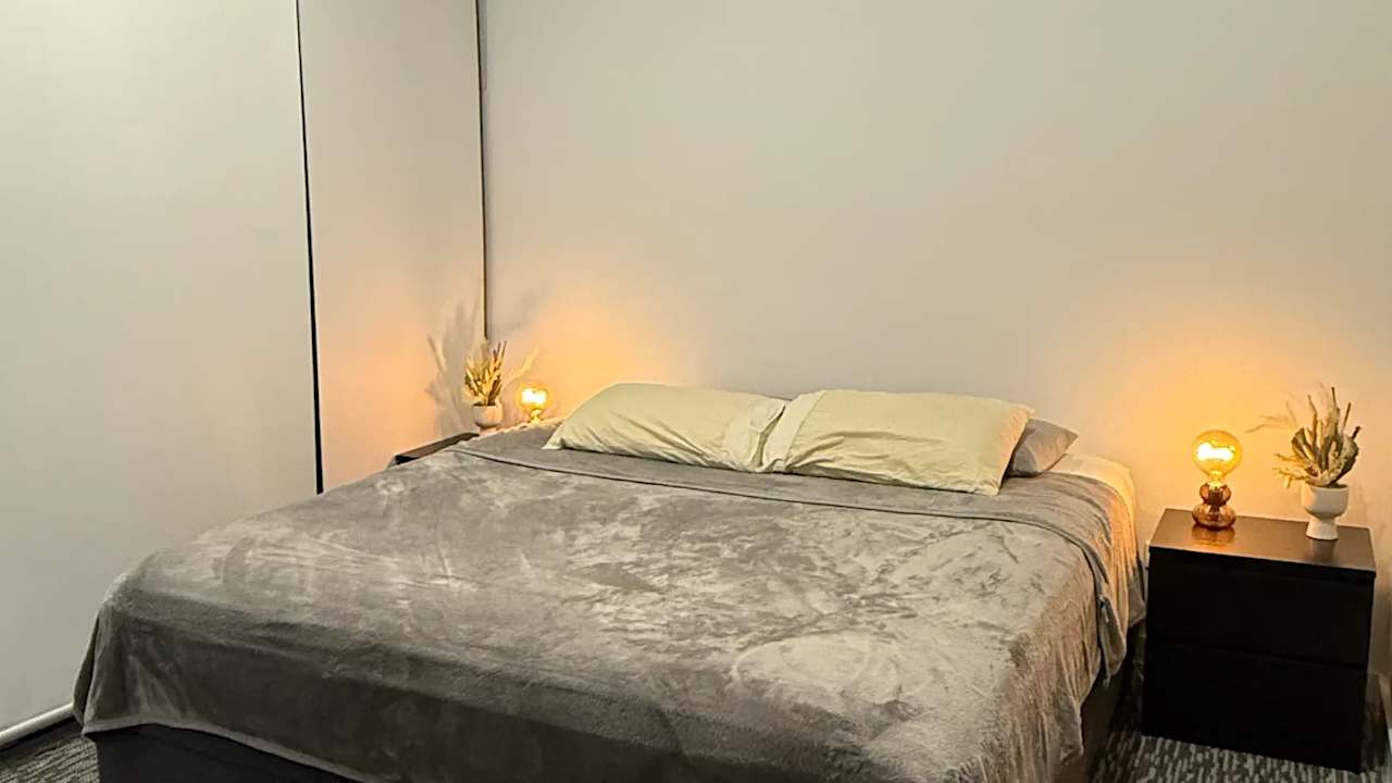 Furnished room with ensuite in a flatshare