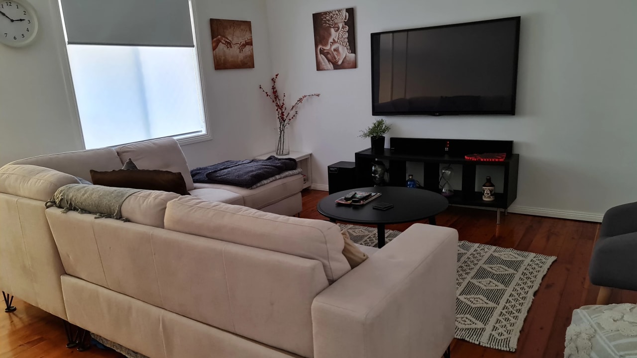 Whole property with 4 rooms for rent