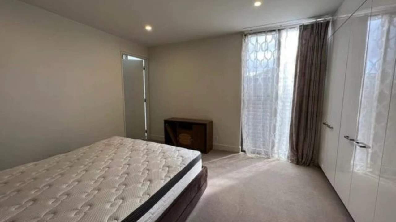 Room in a share house