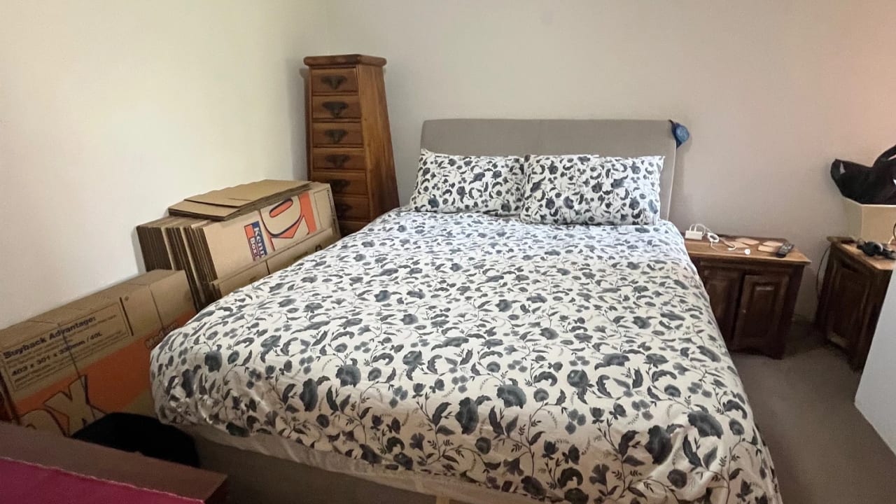 Room in a share house