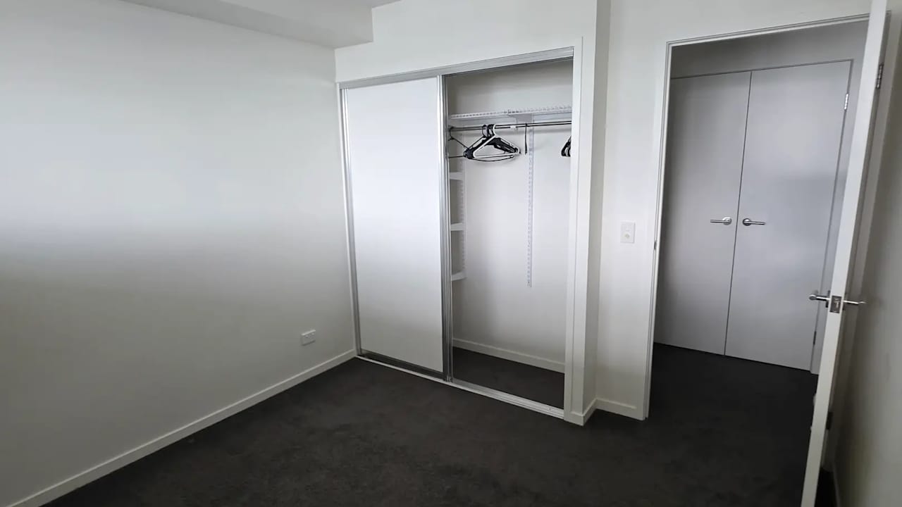 Unfurnished room with own bathroom