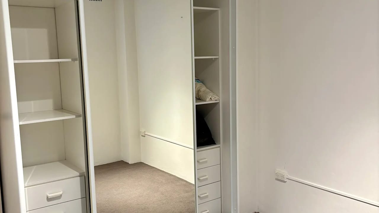 Unfurnished room in a flatshare