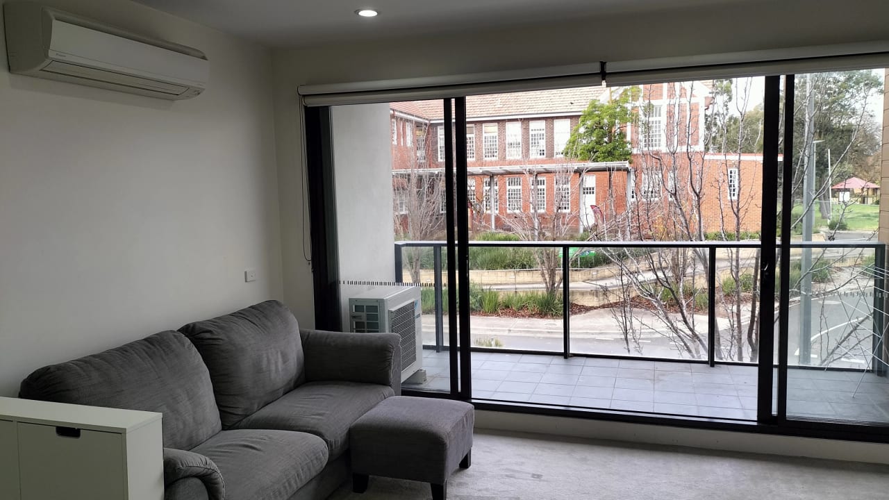 Unfurnished room in a flatshare