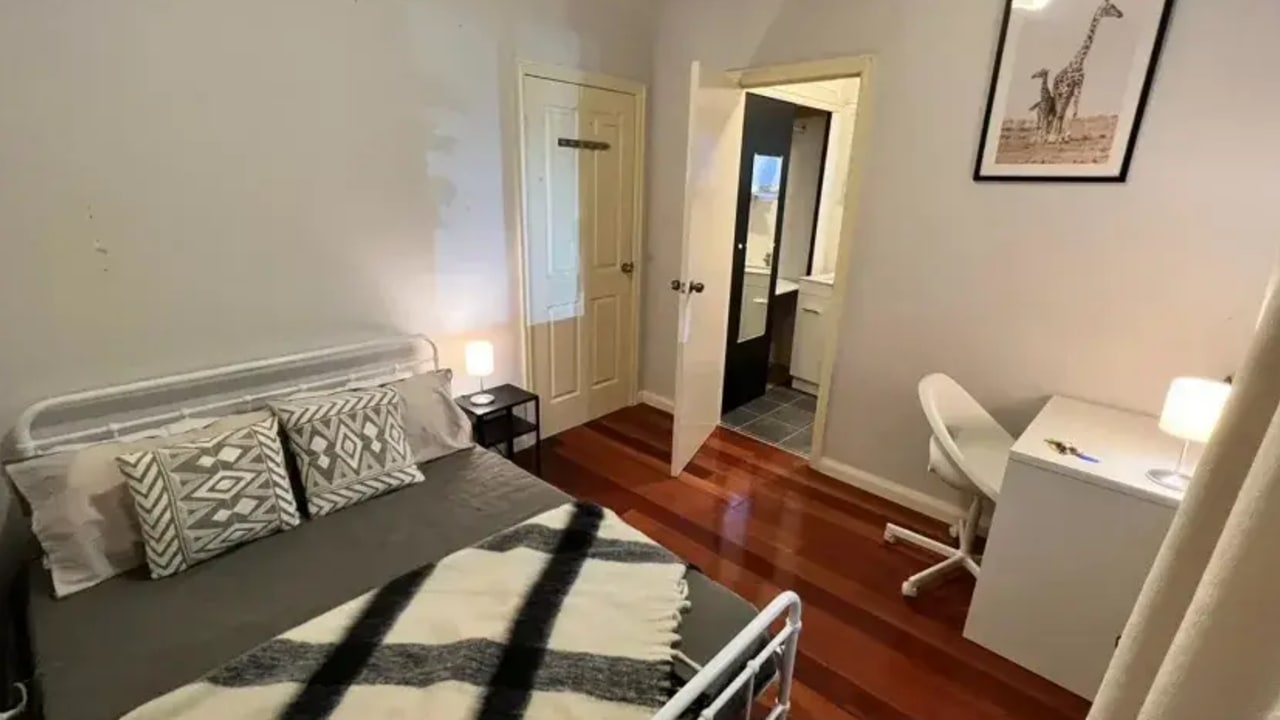 Furnished room in a share house