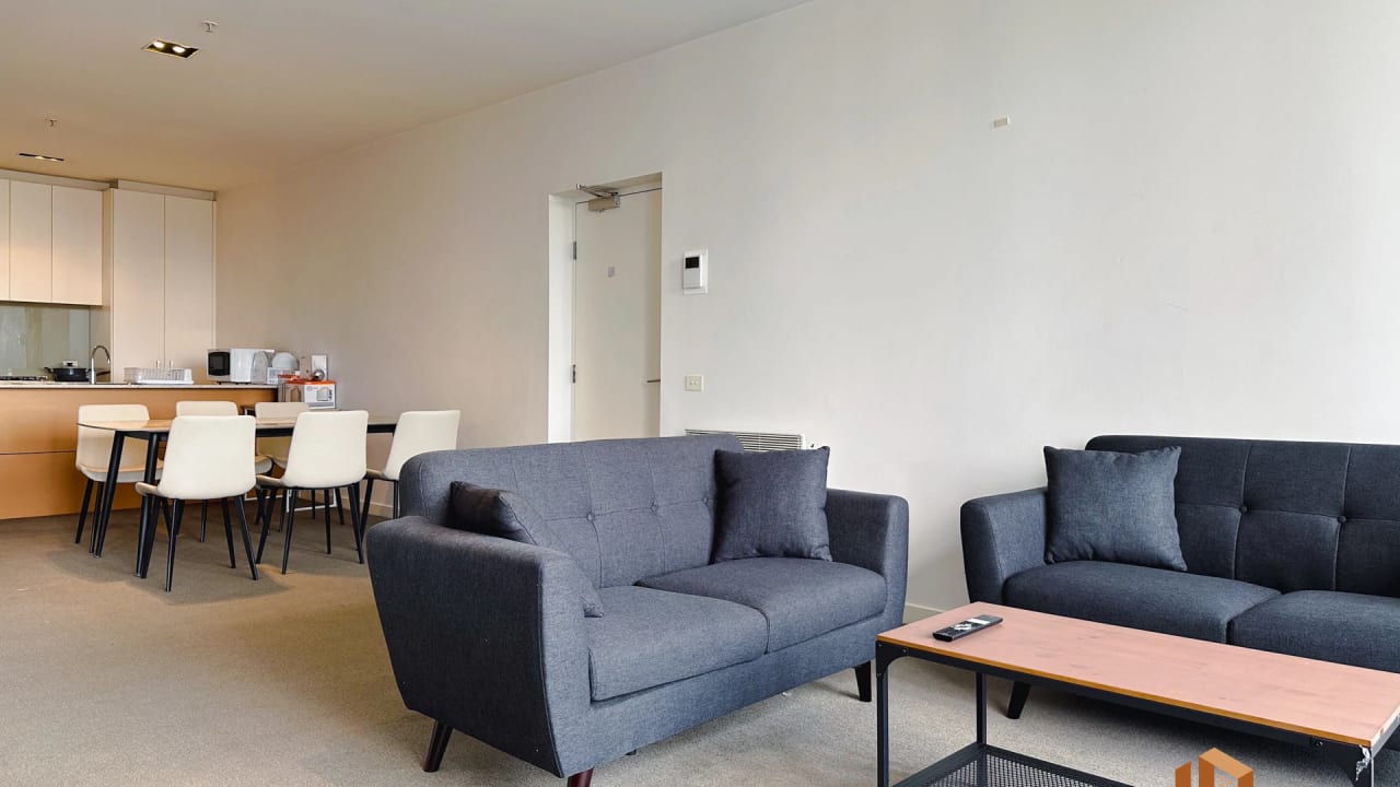 Furnished room in a flatshare
