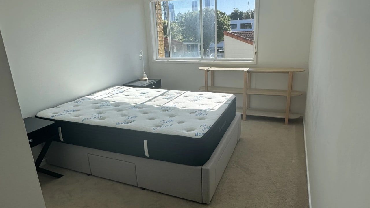 Room in a share house