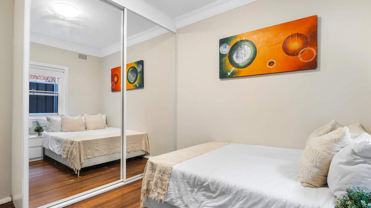 Furnished room in a share house
