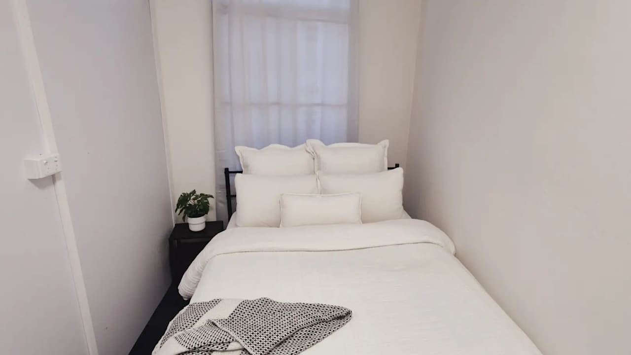 Furnished room in a share house