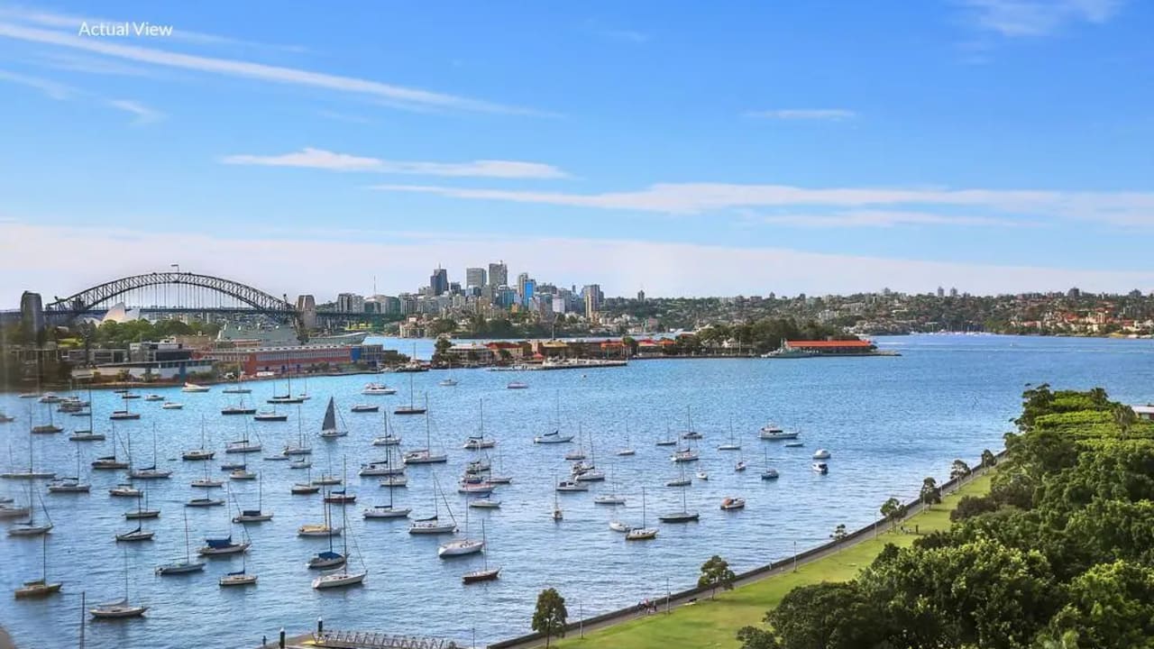 Furnished room in a flatshare