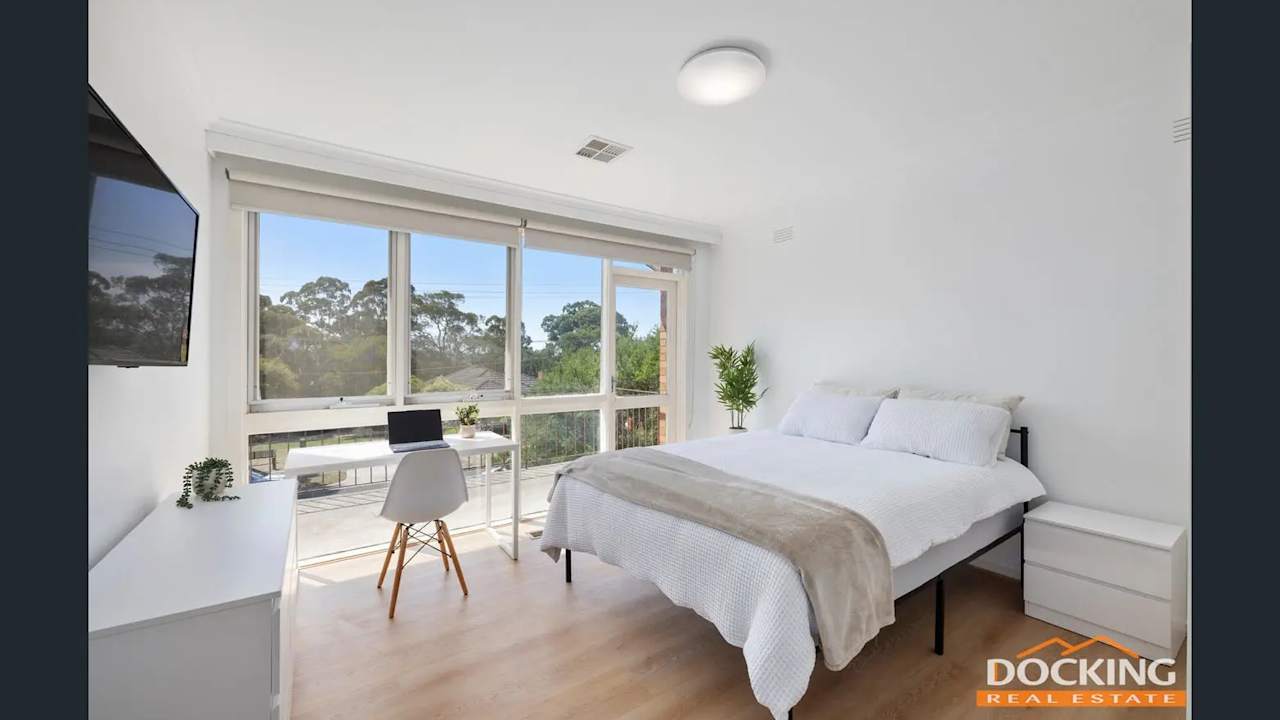 Furnished room with ensuite in a share house